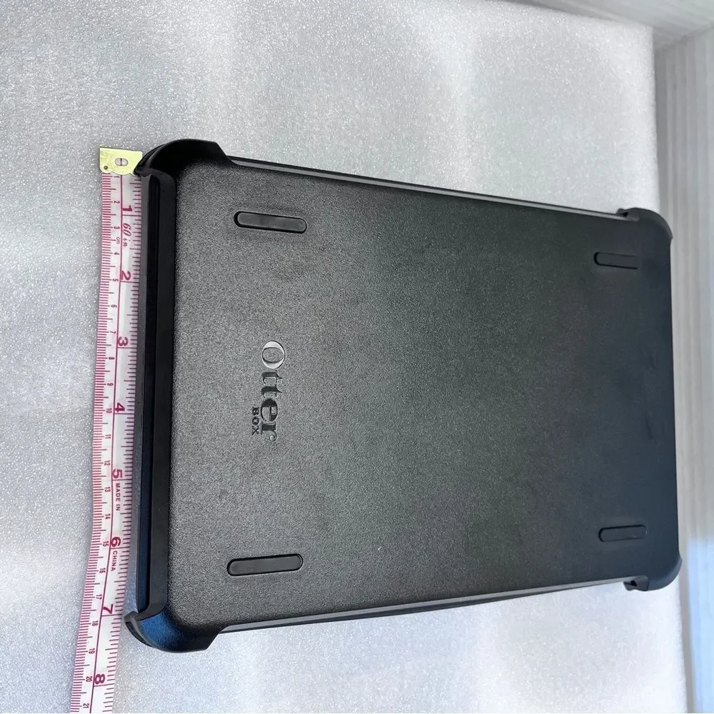 Otter Box Defender 10” Black case for IPad 7-9